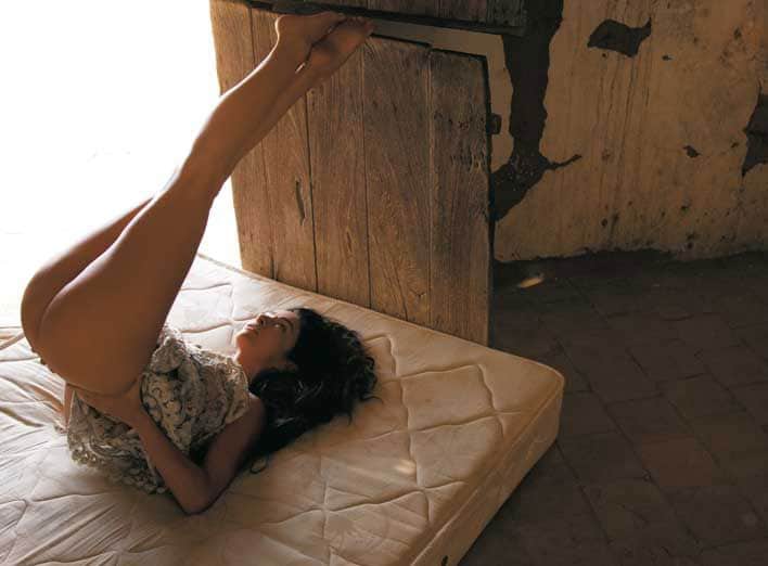 claudia ohana pelada cama