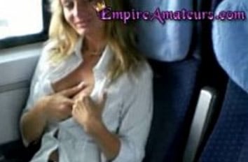 sexo no trem fudendo loira