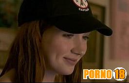 Karen Gillan pelada nudez video