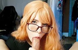 mulher chupando o pau do homem