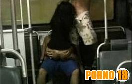 transando no ônibus coletivo