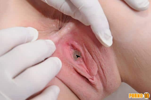 vagina virgem em close